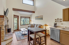 Cozy Wildernest Loft at the top of Buffalo Mountain condo